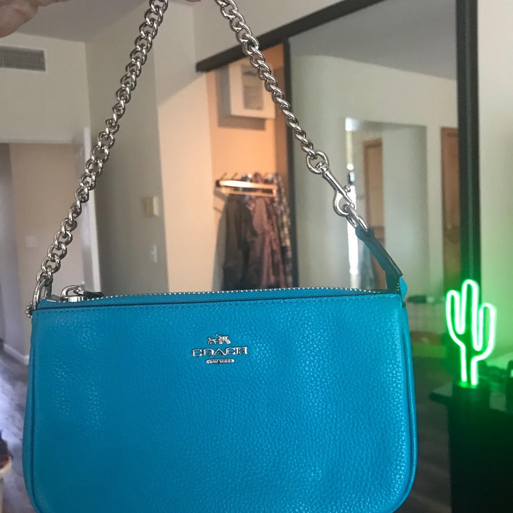 Coach Nolita wristlet No 19 In Turquoise 😍